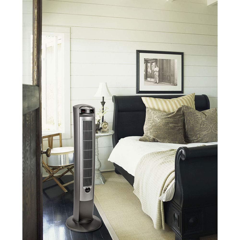 Oscillating Tower Fan with Remote Z4478