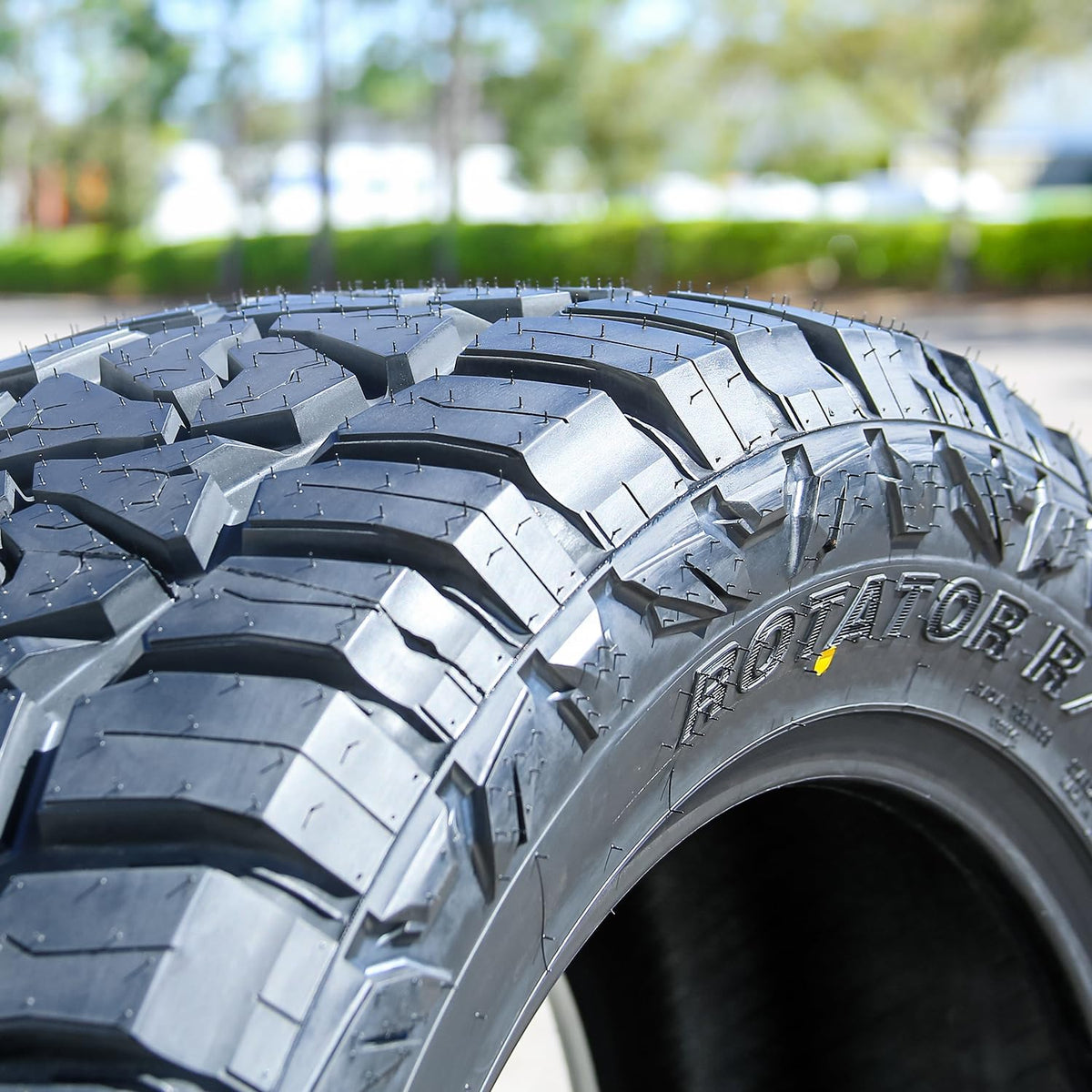 LT275/60R20 Rugged Terrain Tire P593326